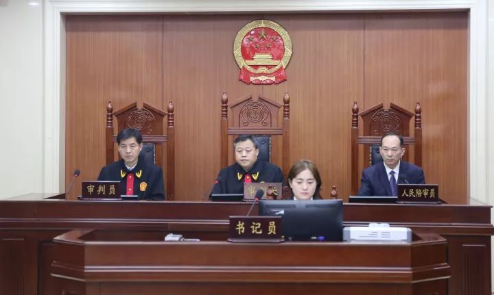 ��Ұ��Ժ������ǡ�Ժ������濪ͥ����һ��...